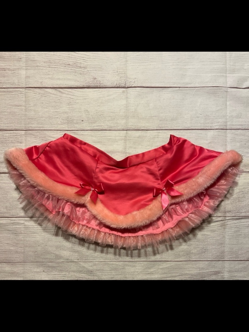 Rare Y2K Victoria secret Santa skirt 2007
